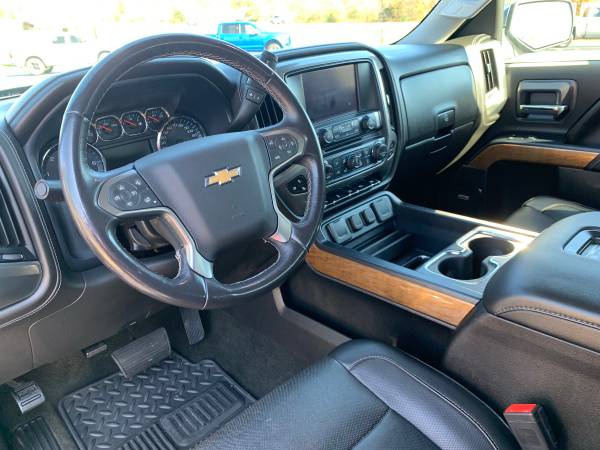 2018 Chevrolet Silverado 1500 LTZ Crew Cab 4WD - cars & trucks - by... for sale in Washington, MO – photo 5