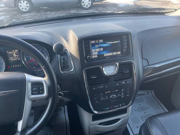 2016 chrysler town country touring l - - by dealer for sale in Center Line, MI – photo 13