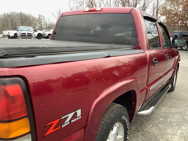 Strong! 2005 GMC Sierra 1500! Z71 4x4! Crew Cab! We Finance! - cars... for sale in Ortonville, MI – photo 11