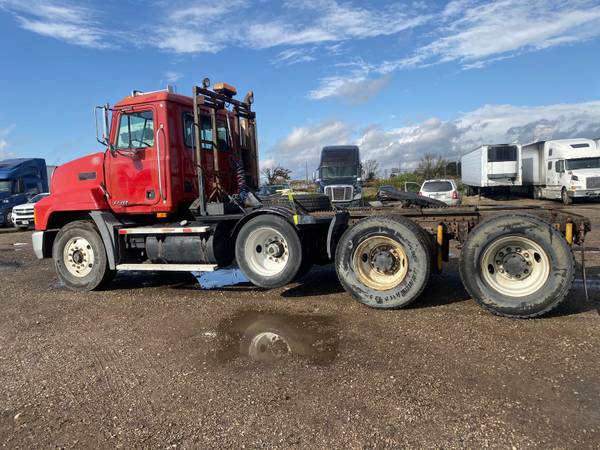 For Sale 1999 Mack CH600 / 3 Axles / Heavy Duty Truck for sale in Zion, IL – photo 4