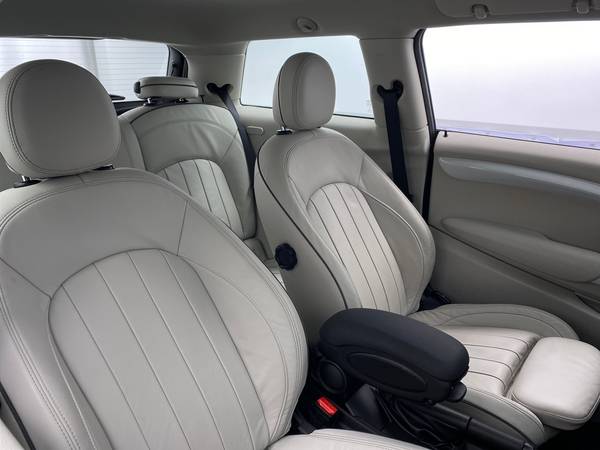 2016 MINI Hardtop 2 Door Cooper Hatchback 2D hatchback White -... for sale in Farmington, MI – photo 18