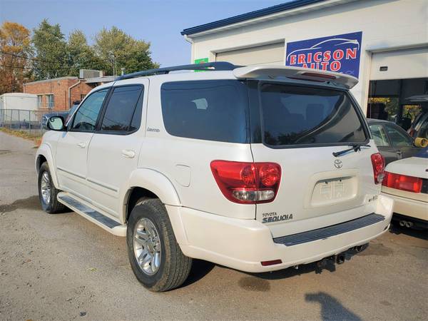 2006 Toyota Sequoia 2WD - - by dealer - vehicle for sale in Ankeny, IA – photo 3