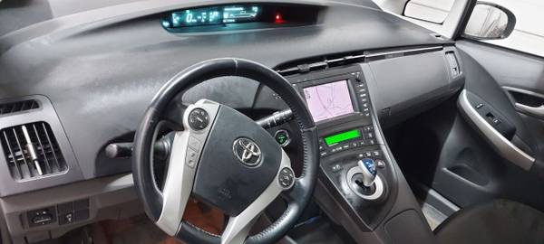 2010 Toyota Prius IV Only 125k miles (Navi, Camera, Leather) We for sale in Fredericksburg, District Of Columbia – photo 4