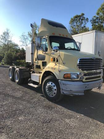 2005 STERLING AT9500 Semi Conventional Day Cab Truck Tractor for sale in East Syracuse, OH