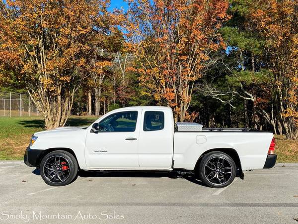 2013 Toyota Tacoma Toyota Tacoma Pickup - cars & trucks - by dealer... for sale in Lenoir City, TN – photo 3