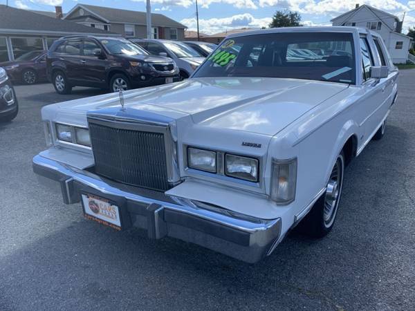 1988 LINCOLN TOWN CAR SIGNATURE with - cars & trucks - by dealer -... for sale in Winchester, MD – photo 7