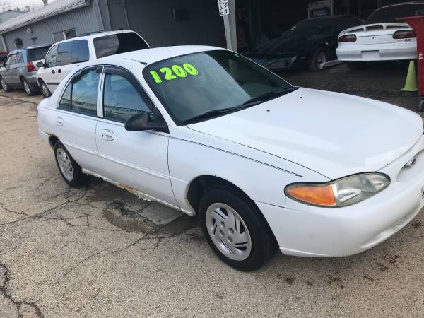 2000 Ford Escort 74,000 miles GREAT ON GAS for sale in Clinton, IA – photo 6