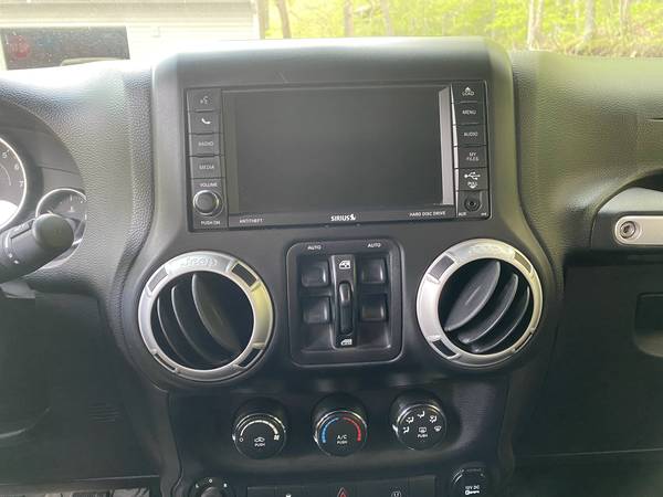 2014 Jeep Wrangler Unlimited Sahara Sport Utility 4D for sale in Commerce, MO – photo 9