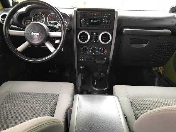 2008 JEEP WRANGLER UNLIMITED SAHARA 4X4 / CLEAN / NO RUST / MUST SEE for sale in Omaha, NE – photo 13