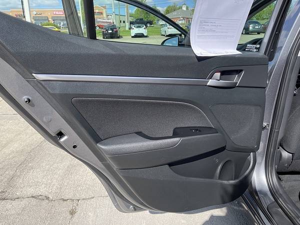 2019 Hyundai Elantra 4d Sedan Limited - - by dealer for sale in Cincinnati, OH – photo 21