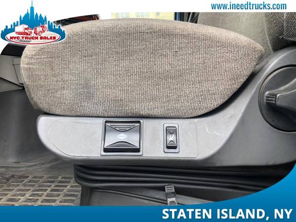 2012 VOLVO VNL TRACTOR SLEEPER MANUAL -New Haven for sale in Staten Island, CT – photo 13
