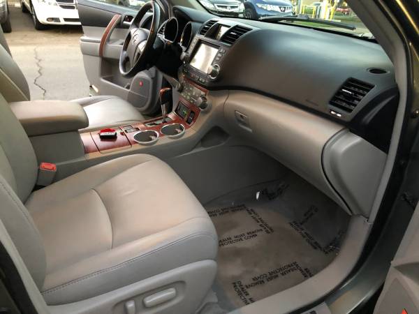 2010 TOYOTA HIGHLANDER LIMITED FWD. POWER LOADED SUPER CLEAN !!! for sale in Sacramento , CA – photo 9