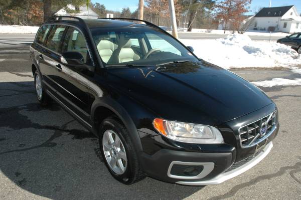 2011 Volvo XC70 AWD Wagon 3 2L - Great Carfax - IMMACULATE - cars & for sale in Windham, MA – photo 4