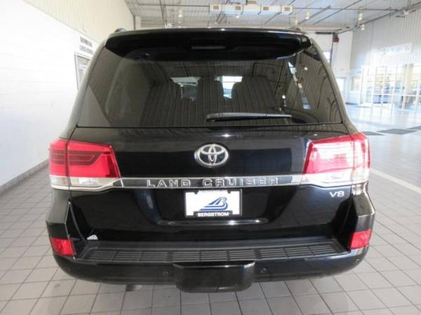 2016 TOYOTA LAND CRUISER - KBB Says $65,972...We Say $60,153 - cars... for sale in Green Bay, WI – photo 12