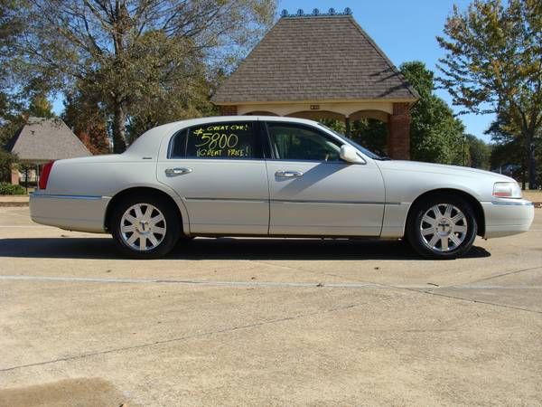 2004 LINCOLN TOWNCAR ULTIMATE 4 DOOR RUNS GREAT!! STOCK #839... for sale in Corinth, TN – photo 3