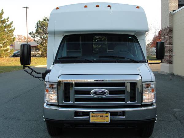 (( 2014 FORD E350 SHUTTLE VAN w/Wheelchair Lift )) Very Low Miles! -... for sale in Mechanicville, NY, MA – photo 16