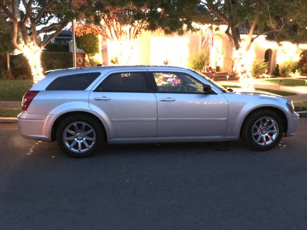 2005 Dodge Magnum Excellent Condition runs great - cars & trucks -... for sale in San Mateo, CA – photo 8