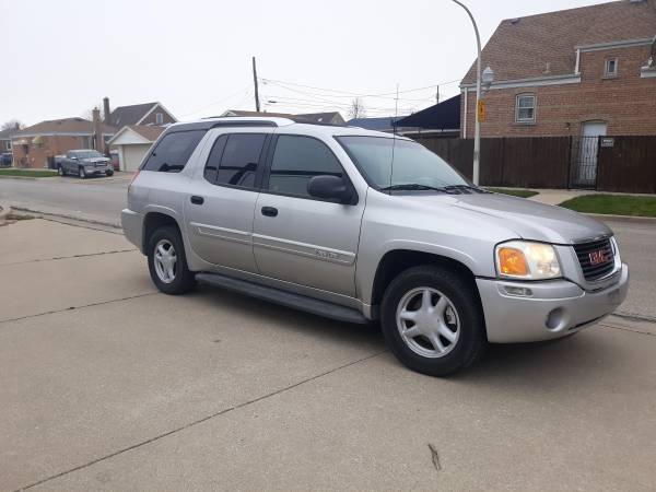2004 GMC envoy xuv special edition 4x4 v6 - cars & trucks - by owner... for sale in Chicago, IL – photo 4
