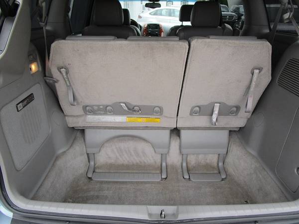 2006 Toyota Sienna One Owner Rust Free Nice All Wheel Drive for sale in Minerva, OH – photo 7