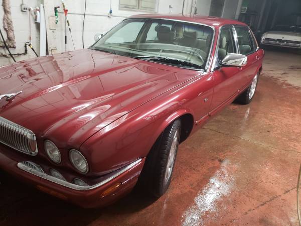 2000 jaguar xj8 vanden plas Supercharged - cars & trucks - by owner... for sale in Chardon, OH – photo 13