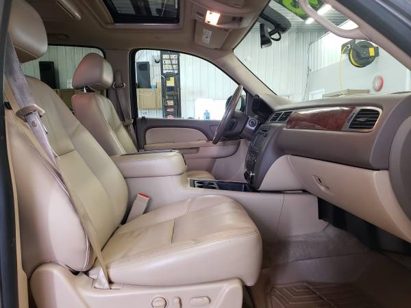 **2012 GMC YUKON SLT 4X4 V8 LEATHER/SUNROOF** - cars & trucks - by... for sale in Cambridge, MN – photo 11