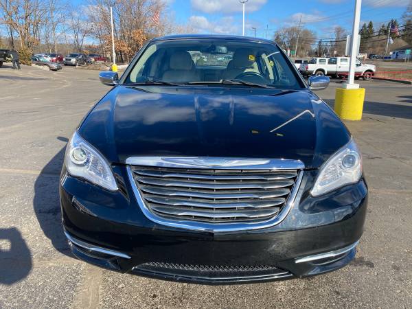 Loaded! 2013 Chrysler 200 Limited! Affordable! Clean Carfax! - cars for sale in Ortonville, MI – photo 8