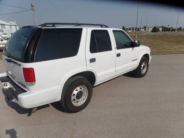2000 Chevy S10 Blazer - cars & trucks - by dealer - vehicle... for sale in Holdrege, NE – photo 7