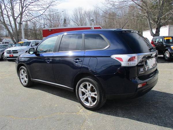 2014 Mitsubishi Outlander SE S-AWC - - by dealer for sale in Somersworth , NH – photo 7