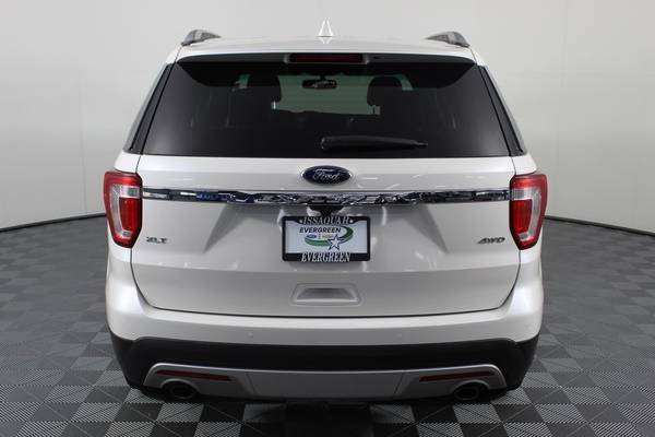 2016 Ford Explorer XLT suv White for sale in Issaquah, WA – photo 4