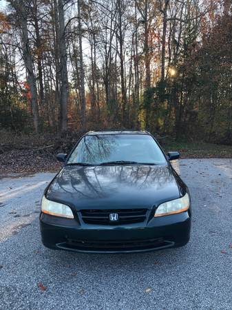 Honda Accord 1998 - cars & trucks - by dealer - vehicle automotive... for sale in Greenville, SC – photo 2