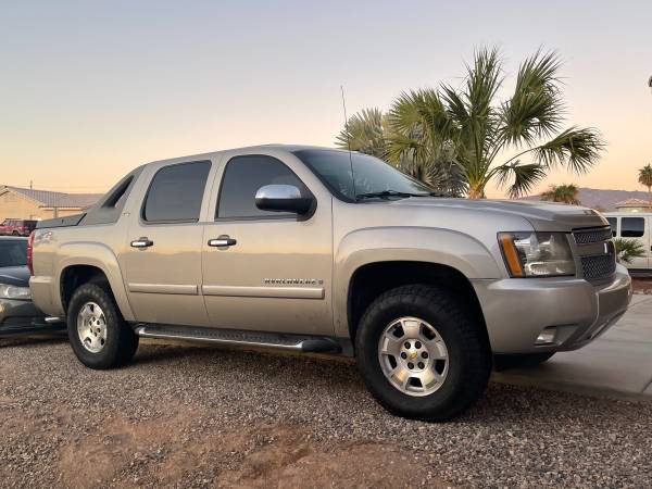 2008 Chevy Avalanche - cars & trucks - by owner - vehicle automotive... for sale in Lake Havasu City, AZ – photo 4