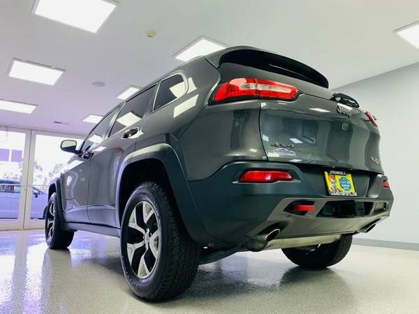 2016 Jeep Cherokee 4WD 4dr Trailhawk *GUARANTEED CREDIT APPROVAL*... for sale in Streamwood, IL – photo 13