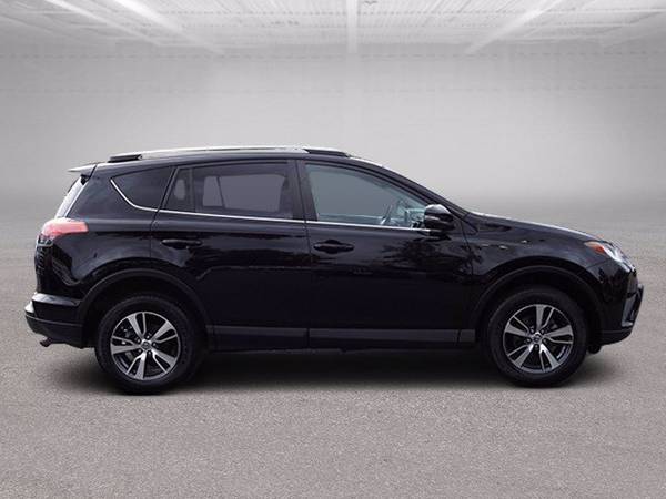 2018 Toyota RAV4 XLE 2WD w/ Sunroof - cars & trucks - by dealer -... for sale in Wilmington, NC – photo 9
