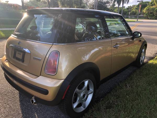 Mini Cooper LOW MILES - cars & trucks - by owner - vehicle... for sale in Boca Raton, FL – photo 4