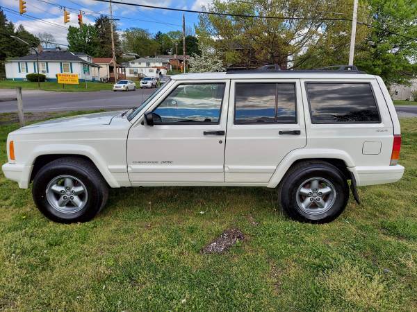 65k Original Miles 1999 Jeep Cherokee Classic - - by for sale in Sewickley, PA – photo 3