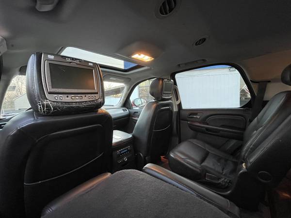 2009 Cadillac Escalade Luxury SUV 3rd Row Seats LOW MILES for sale in Saint Louis, MO – photo 16