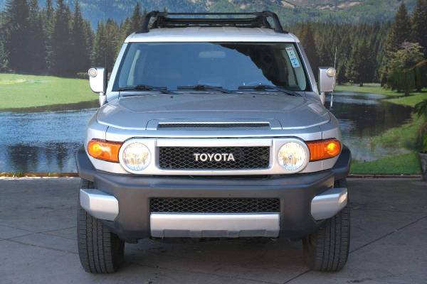 2007 Toyota FJ Cruiser suv White/Titanium Metallic for sale in Glendale, CA – photo 2