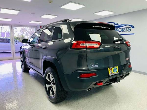 2016 Jeep Cherokee 4WD 4dr Trailhawk *GUARANTEED CREDIT APPROVAL*... for sale in Streamwood, IL – photo 3