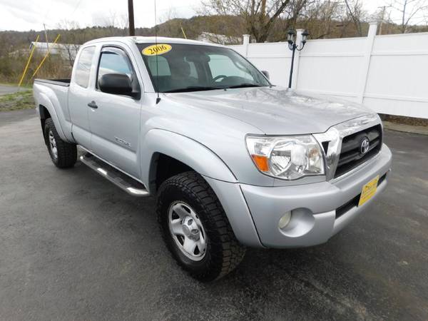 2006 TOYOTA TACOMA ACCESS CAB SR5 4WD NEW A/T TIRES 4 0L V6 - cars & for sale in Barre, VT