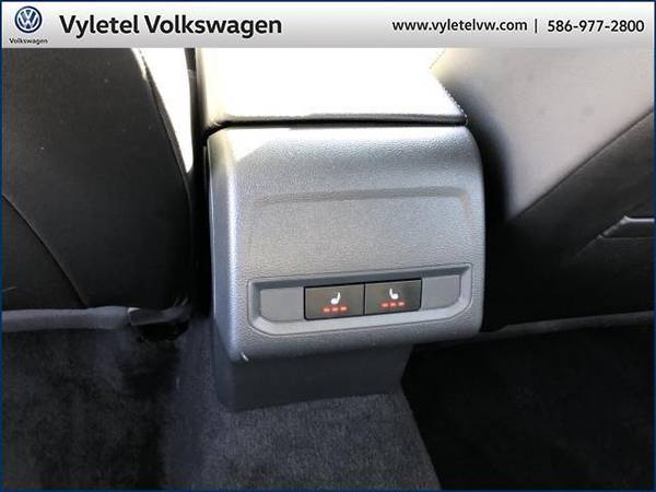 2019 Volkswagen Jetta sedan R-Line Auto w/SULEV - Volkswagen Deep for sale in Sterling Heights, MI – photo 10