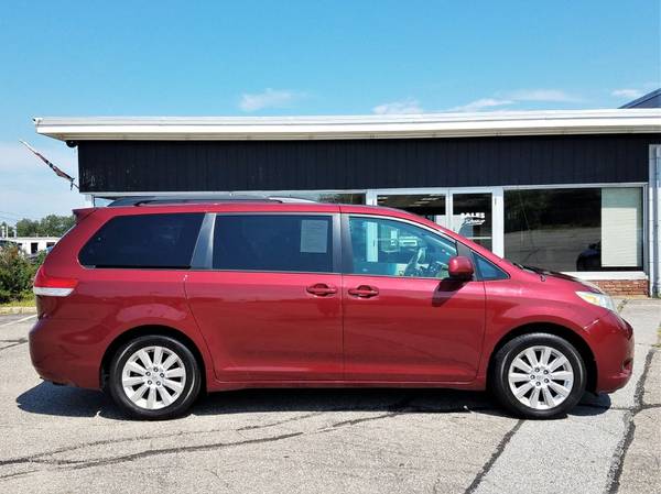 2011 Toyota Sienna Limited AWD 149K, Auto, AC, Leather, Roof, DVD, Cam for sale in Belmont, MA – photo 2