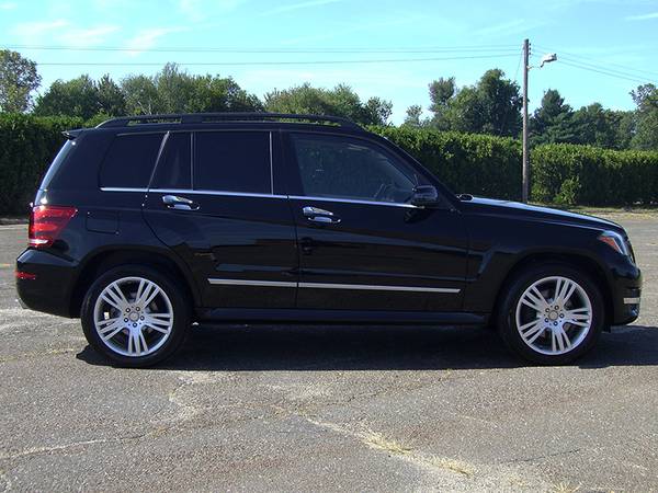 ► 2014 MERCEDES BENZ GLK350 4MATIC - AWD, NAVI, PANO ROOF, 19" WHEELS for sale in East Windsor, NY – photo 2