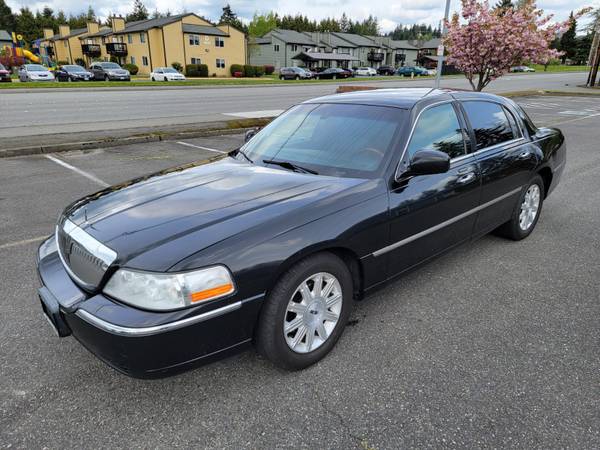 2011 LINCOLN TOWN CAR LTD - - by dealer - vehicle for sale in Lynnwood, WA – photo 8