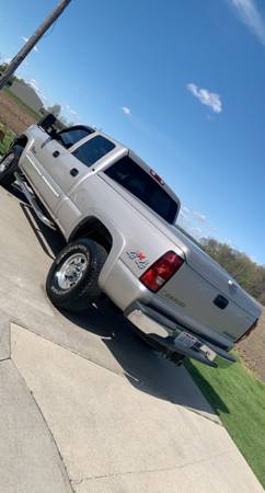 2005 Chevy 2500HD LLY Duramax 4x4 for sale in wauseon, OH – photo 2