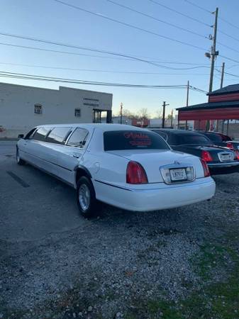 2001 LINCOLN TOWN CAR 8 PASSENGER LIMOUSINE - - by for sale in Mansfield, GA – photo 2