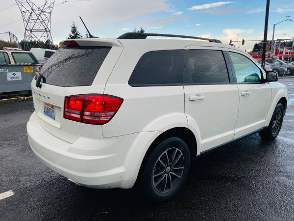 2017 Dodge Journey SE // 3rd row seating // LOW MILES - cars &... for sale in Vancouver, OR – photo 5
