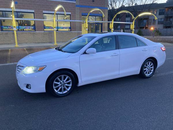 2011 Toyota Camry XLE for sale in Mount Prospect, IL – photo 2