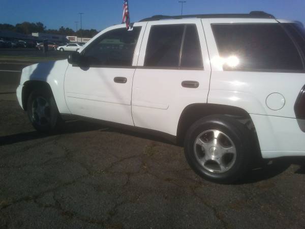 2007 Chevy Trailblazer ( $2995) LOW MILES - cars & trucks - by owner... for sale in Jackson, MS – photo 4