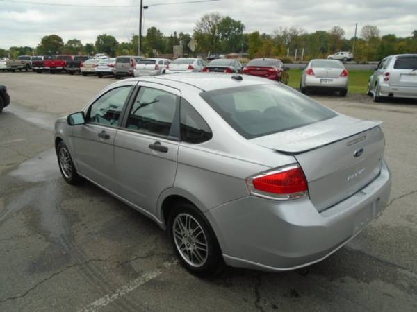 2010 Ford Focus SE Sedan for sale in Mooresville, IN – photo 6
