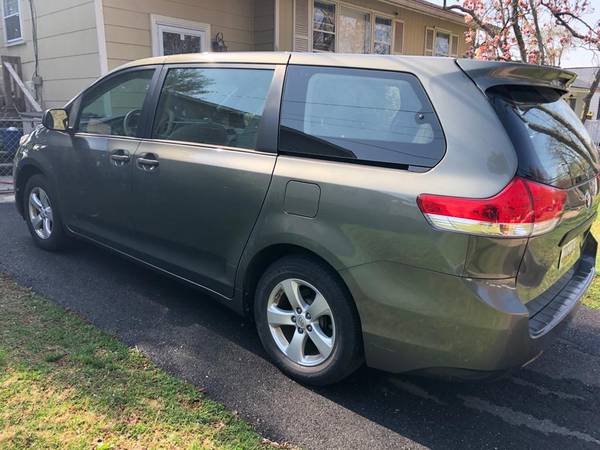 2011 Toyota Sienna, 158k Miles, 7 passengers, Very Good condition ! for sale in Washington, District Of Columbia – photo 4